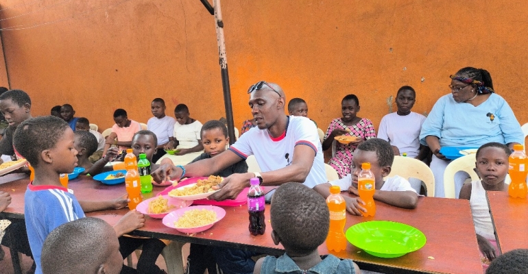 Ushindi Visits MLISADA's Orphanage and feeds street children